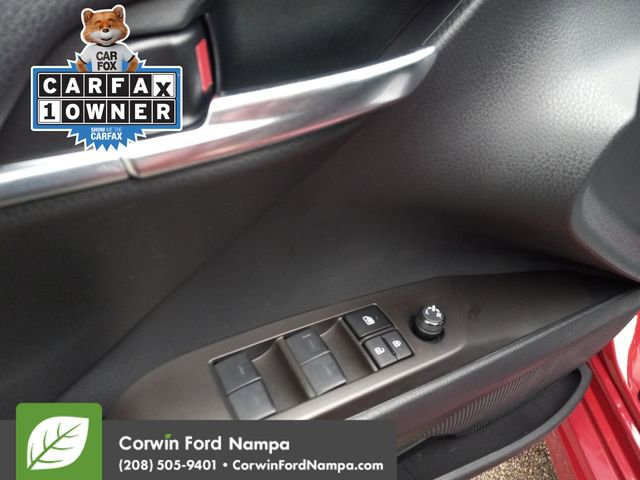 Used 2024 Toyota Camry SE image 11