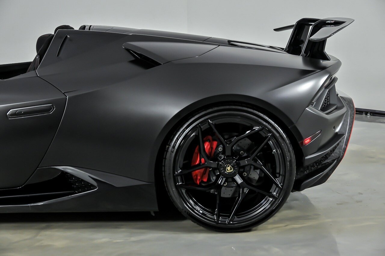 Used 2018 Lamborghini Huracan Performante AWD/4WD image 10
