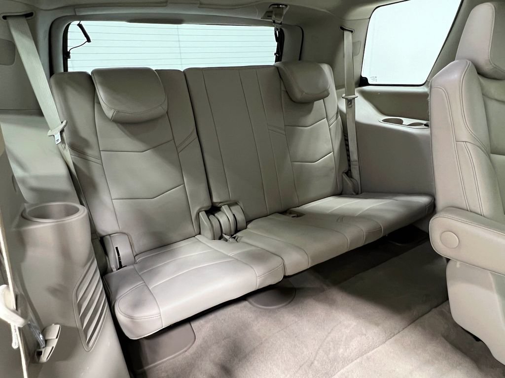 Used 2017 Cadillac Escalade Luxury AWD/4WD image 40