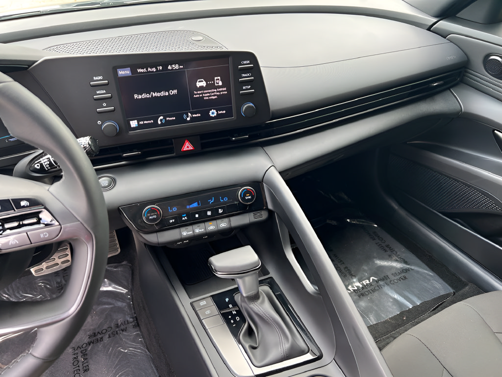 Certified 2026 Hyundai Elantra Sport FWD image 24