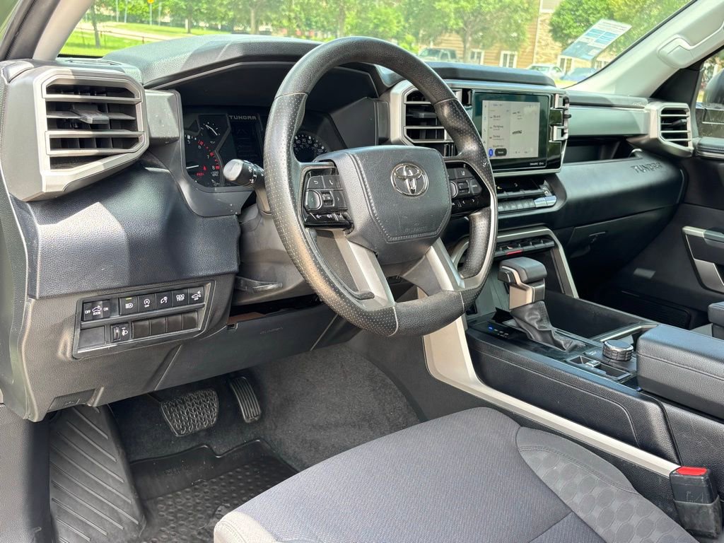 Used 2022 Toyota Tundra SR5 w/ SR5 Convenience Package image 11