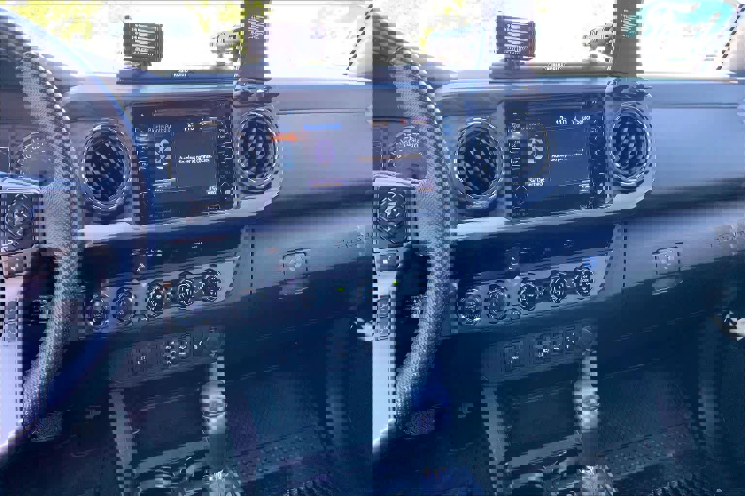 Used 2018 Toyota Tacoma TRD Off-Road image 7