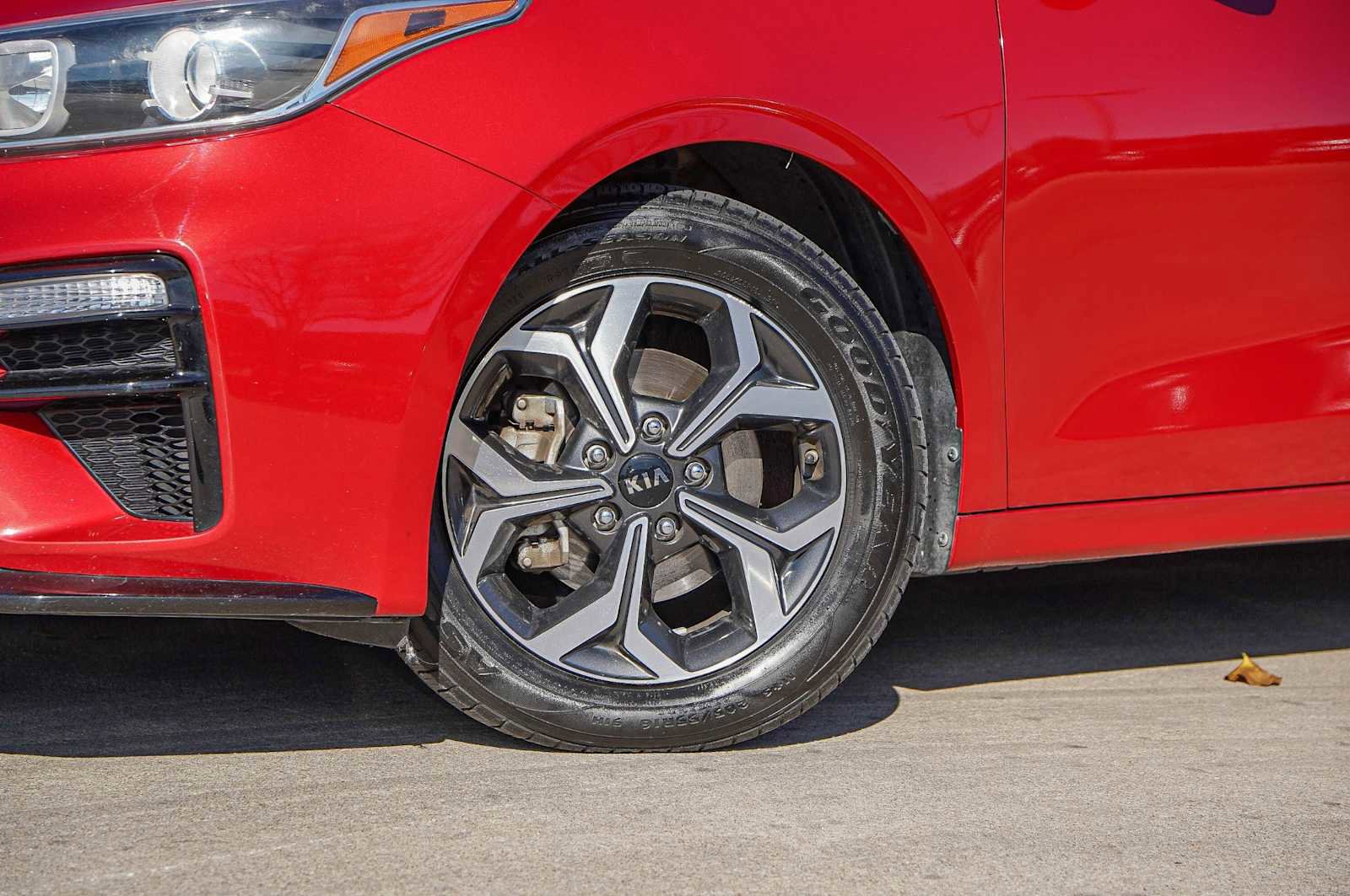 Used 2019 Kia Forte LXS image 2