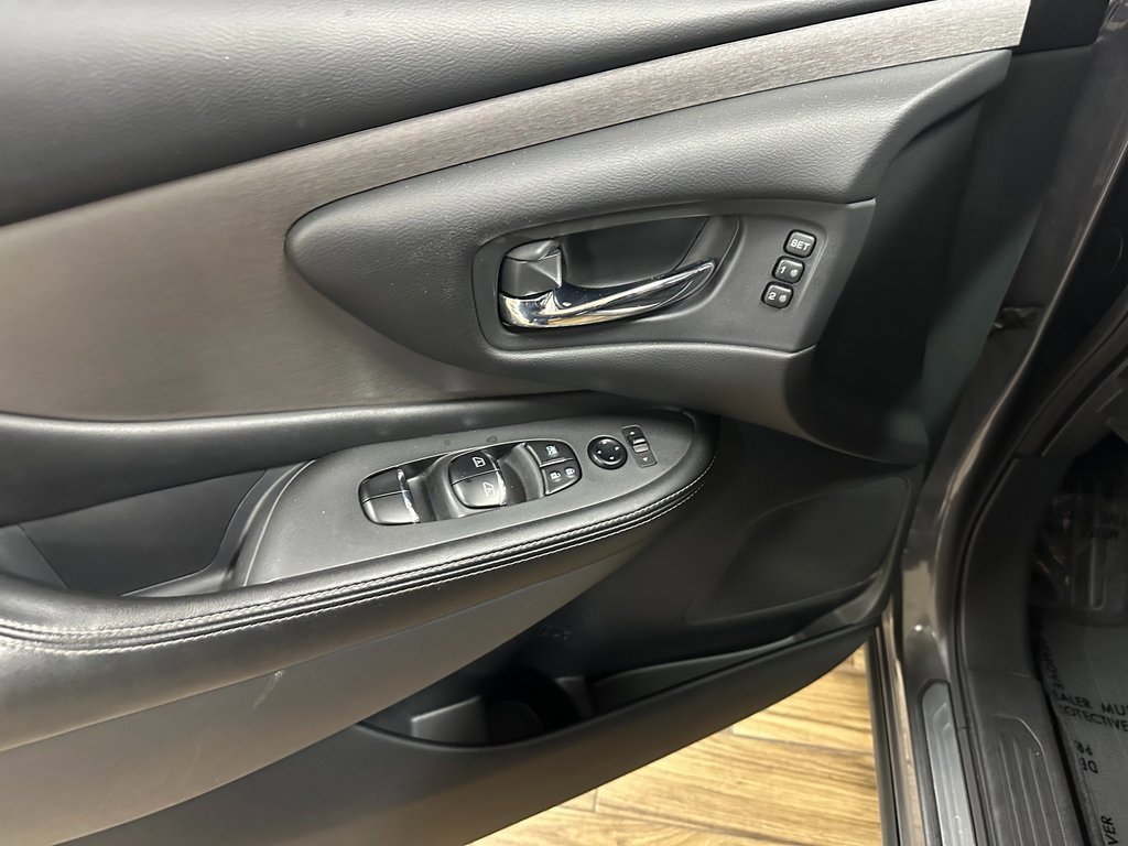 Used 2023 Nissan Murano SL image 12