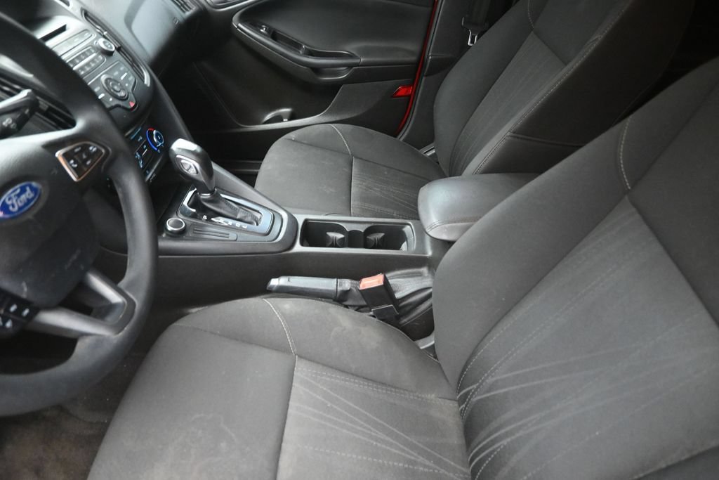 Used 2016 Ford Focus SE FWD image 19