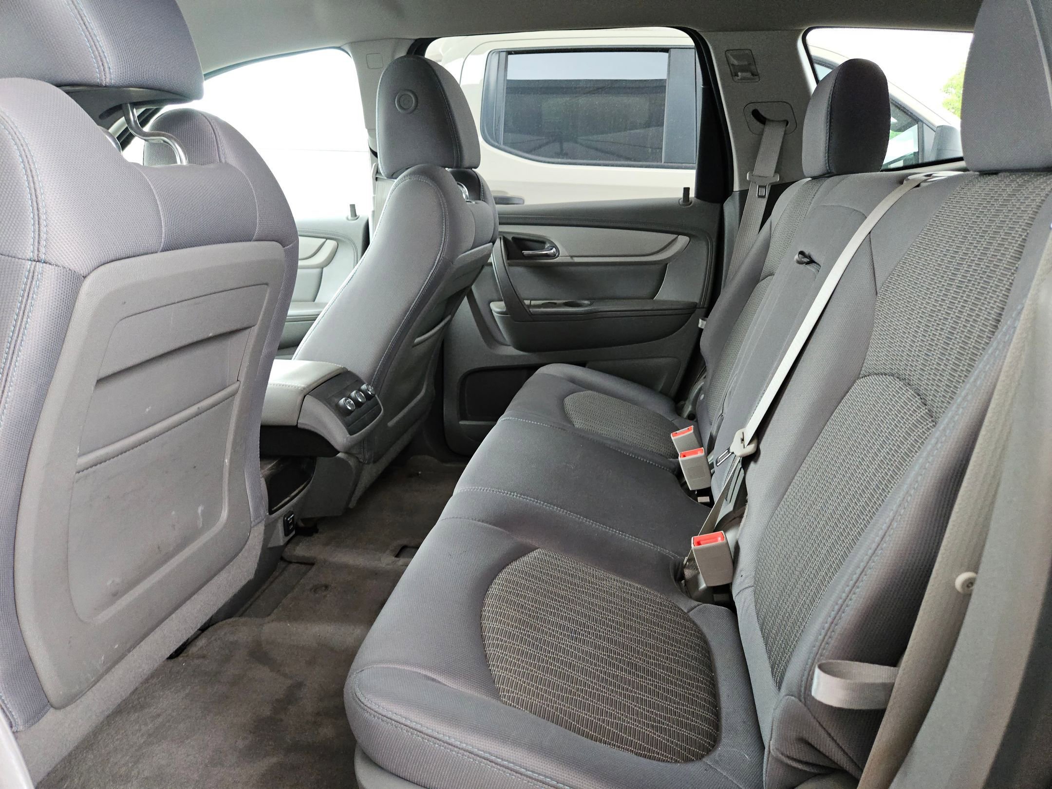Used 2015 Chevrolet Traverse LS image 8
