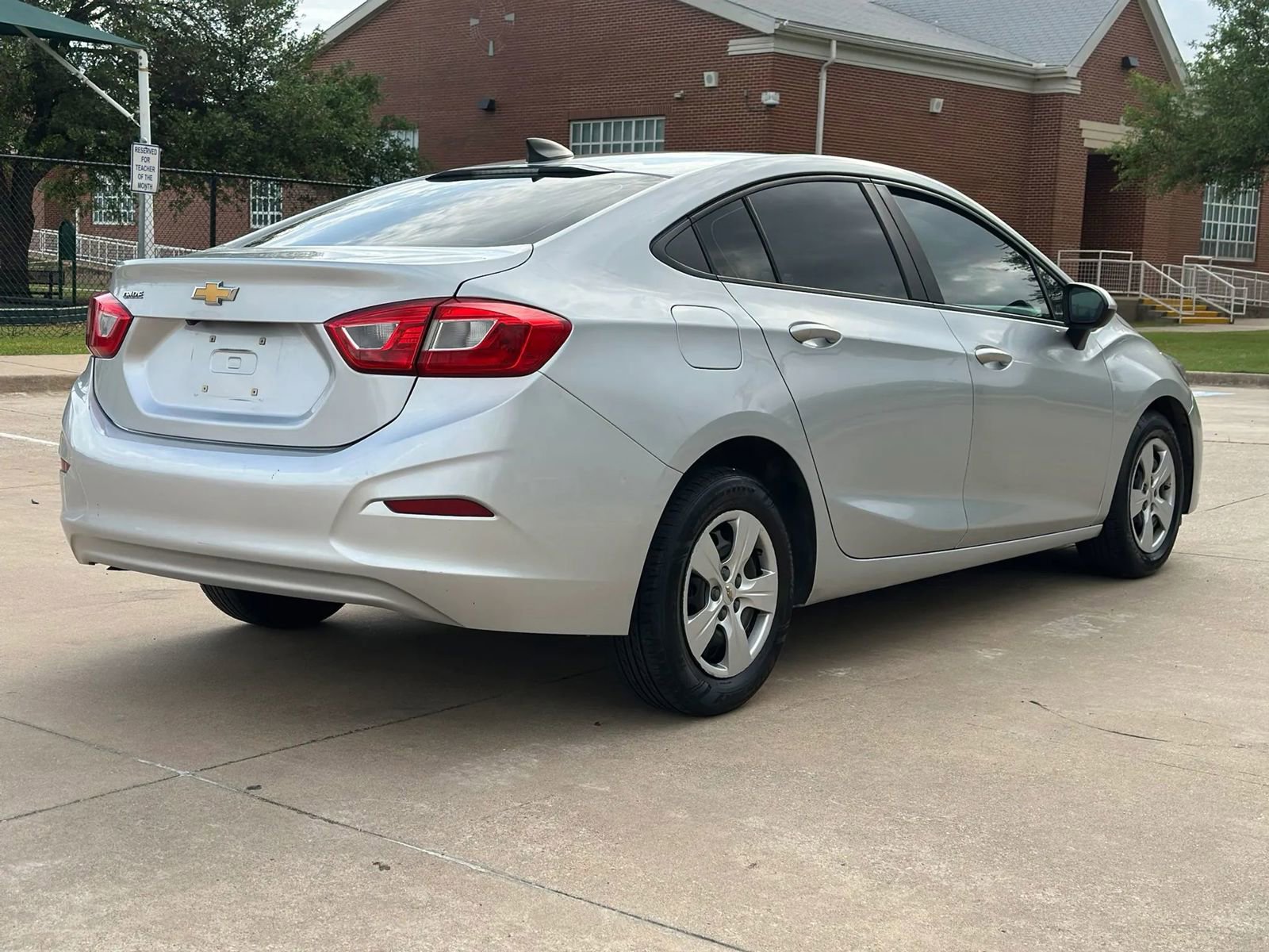 Used 2018 Chevrolet Cruze LS FWD image 5