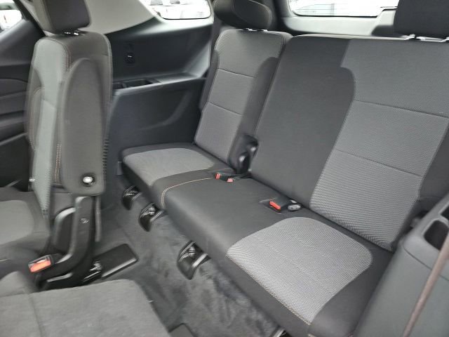 Used 2021 Chevrolet Traverse LT image 36