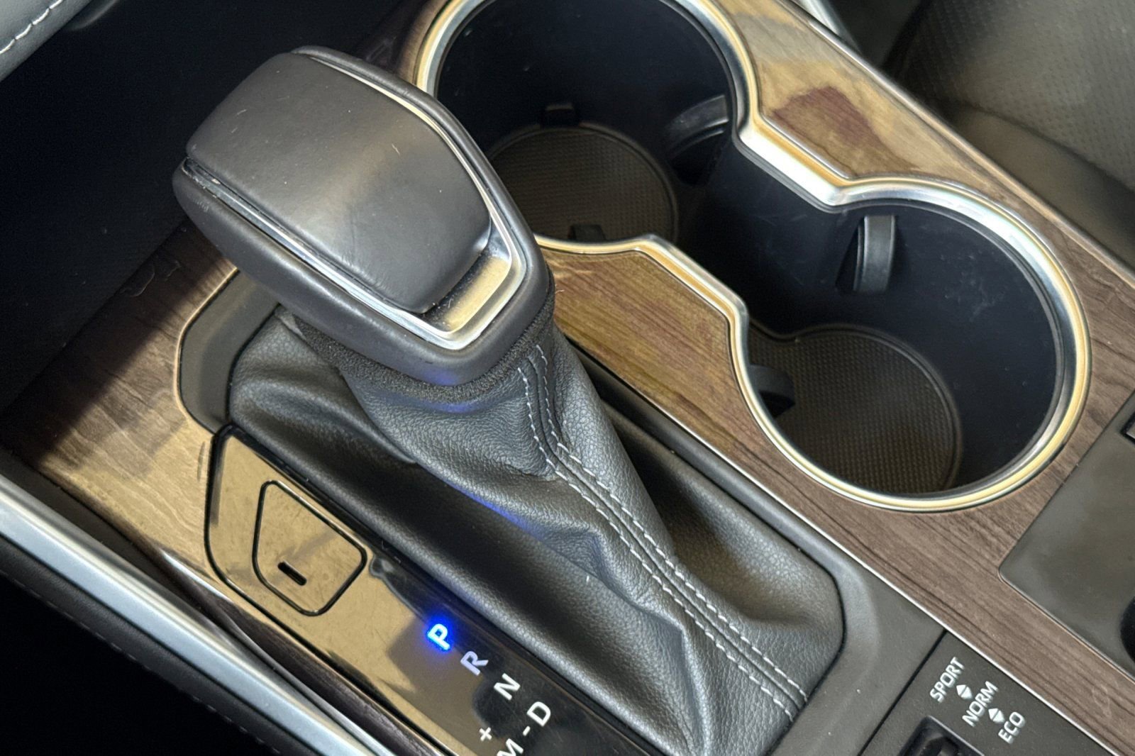 Used 2024 Toyota Highlander Platinum image 24