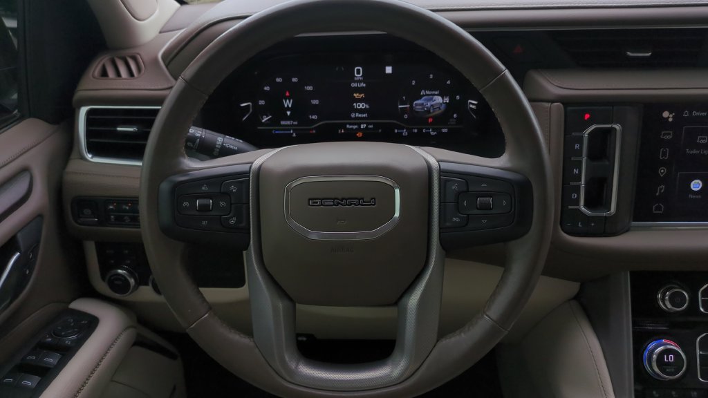 Used 2023 GMC Yukon Denali AWD/4WD image 12