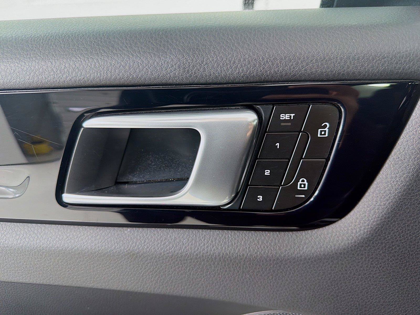 Certified 2023 Porsche Cayenne Coupe AWD/4WD image 7