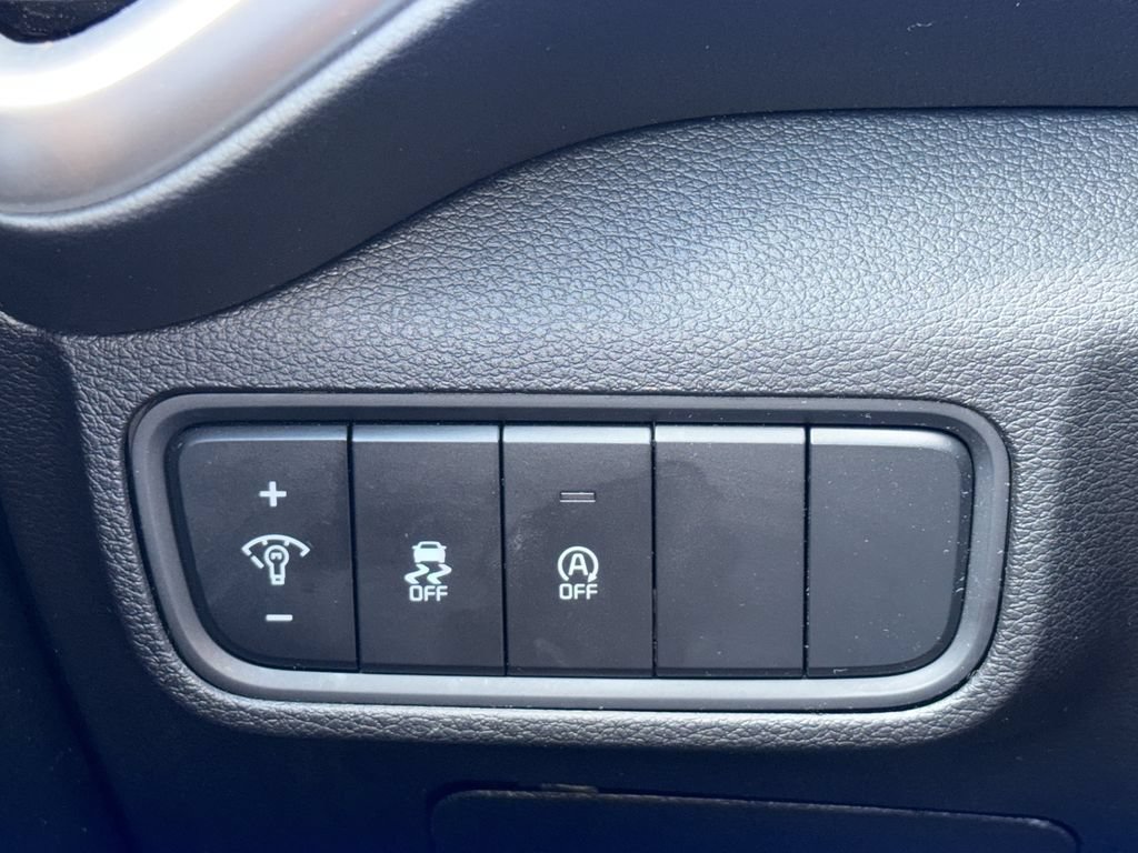 Used 2024 Kia Soul LX w/ Option Group 015 FWD image 13