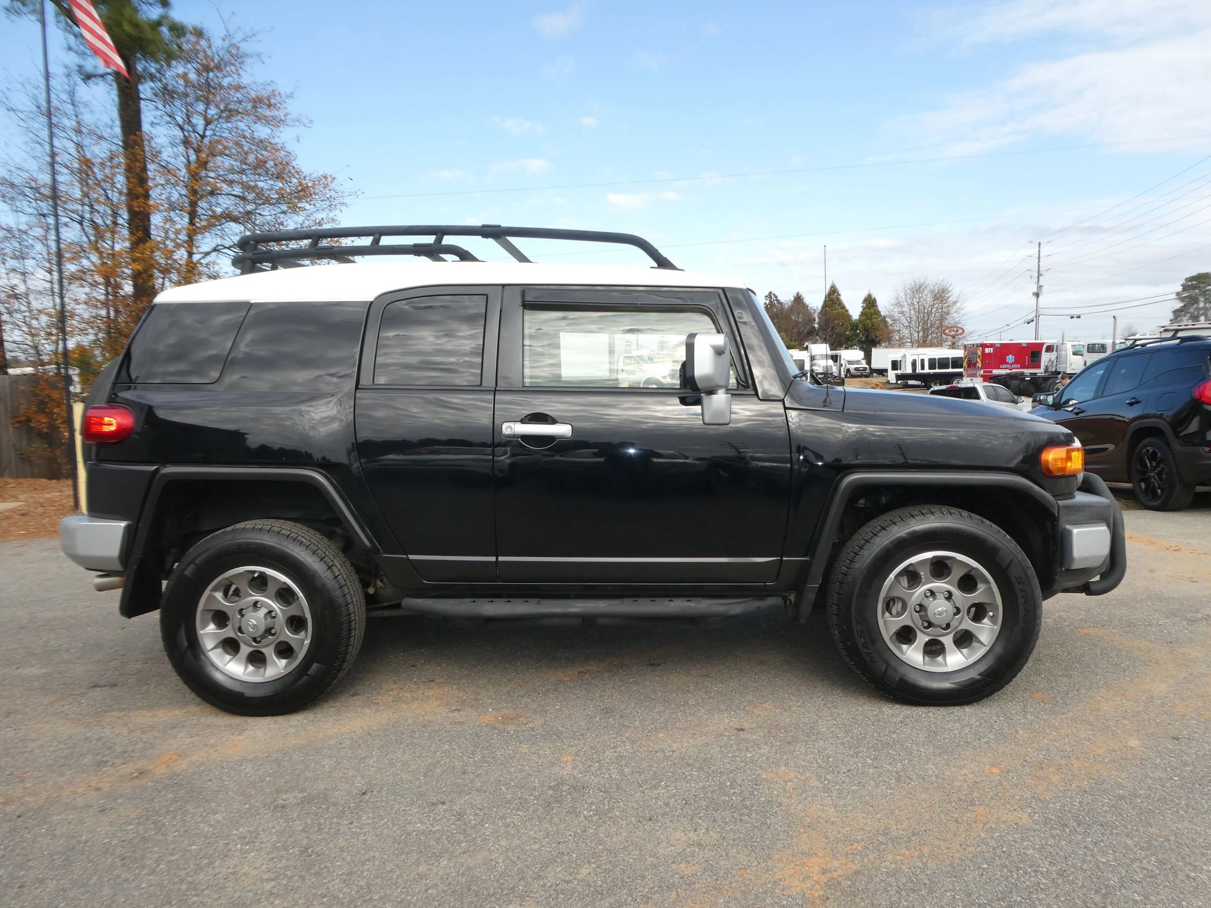 Used 2012 Toyota FJ Cruiser 4WD image 4