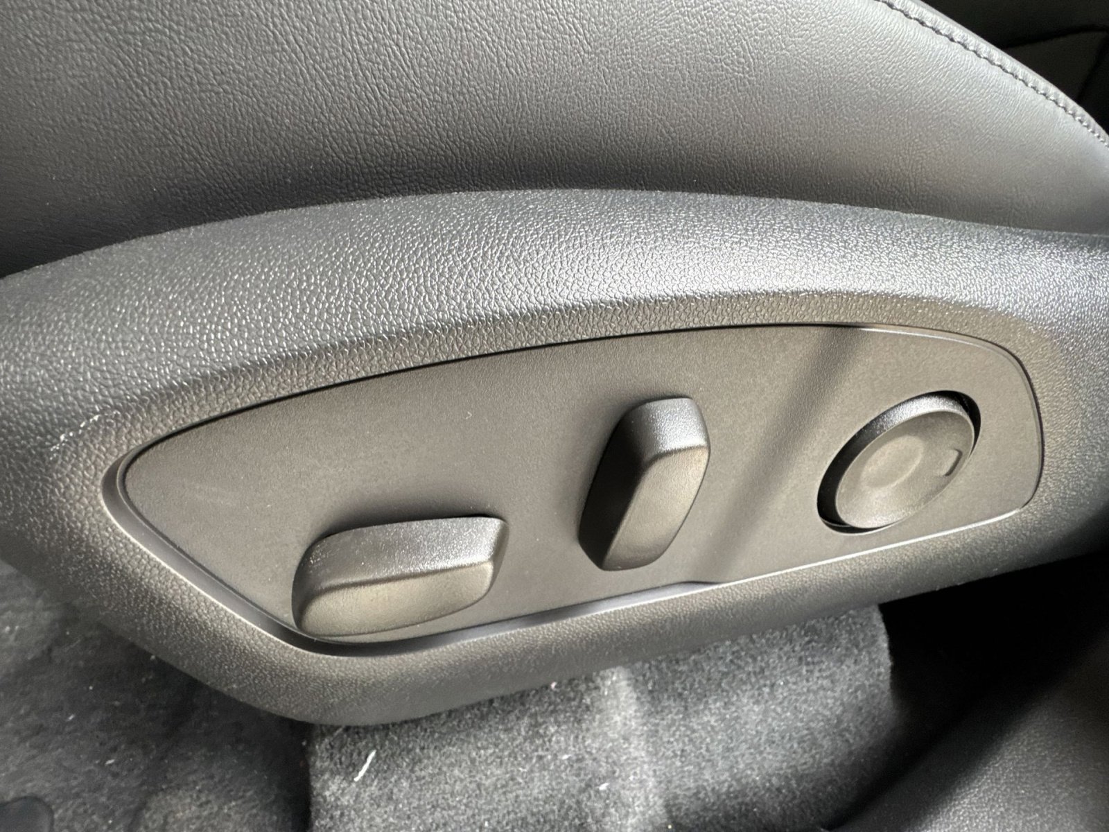 New 2026 GMC Acadia Elevation w/ Elevation Premium Package image 14