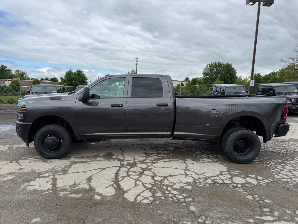 New 2026 RAM 3500 Tradesman AWD/4WD image 10