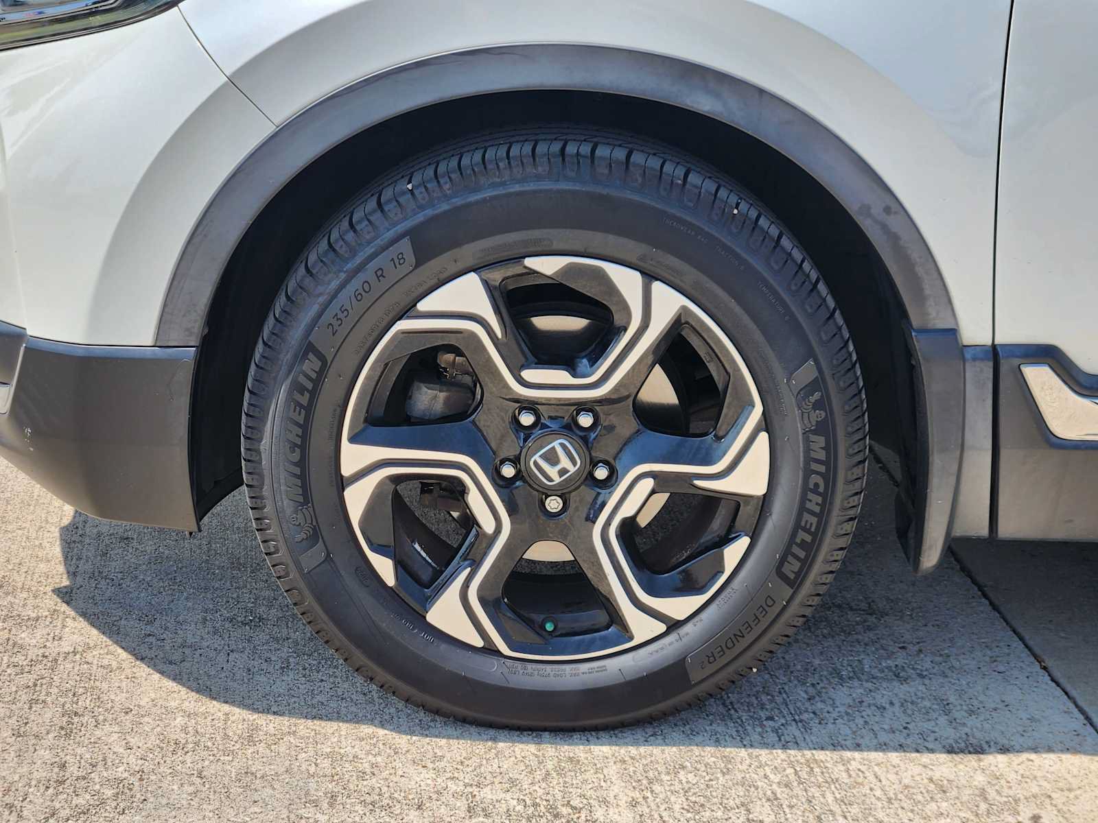 Certified 2018 Honda CR-V Touring image 9