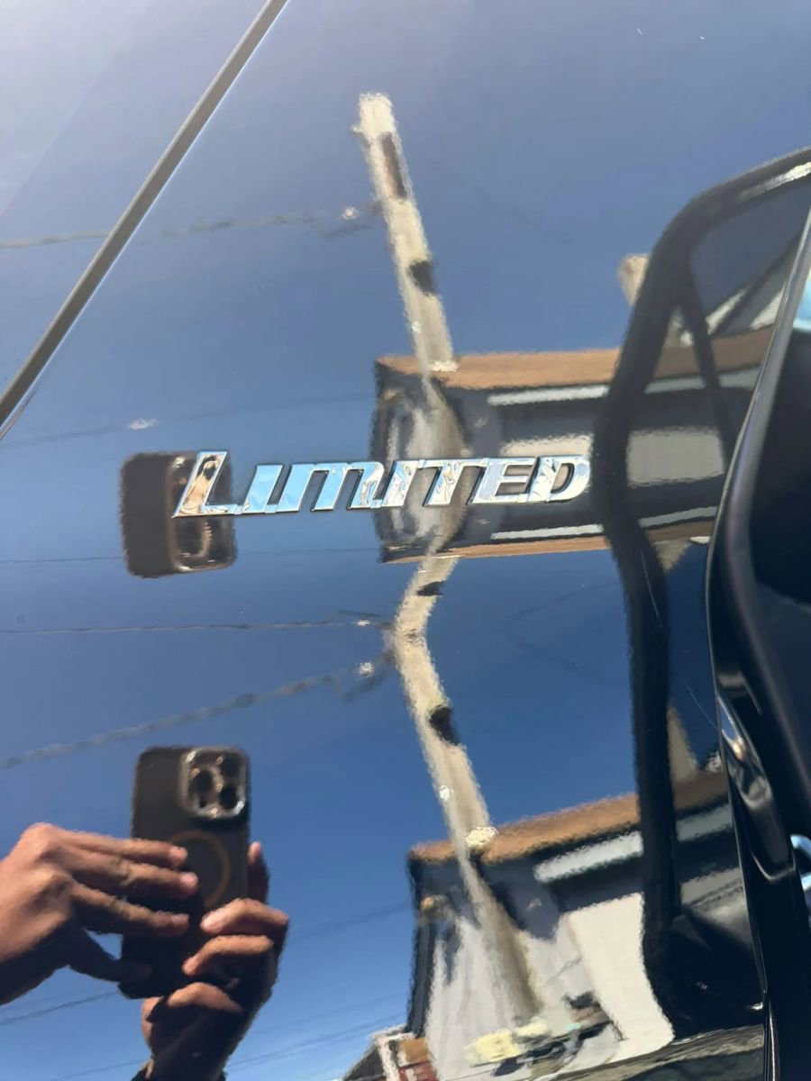 Used 2011 Toyota 4Runner Limited w/ Convenience Pkg image 6