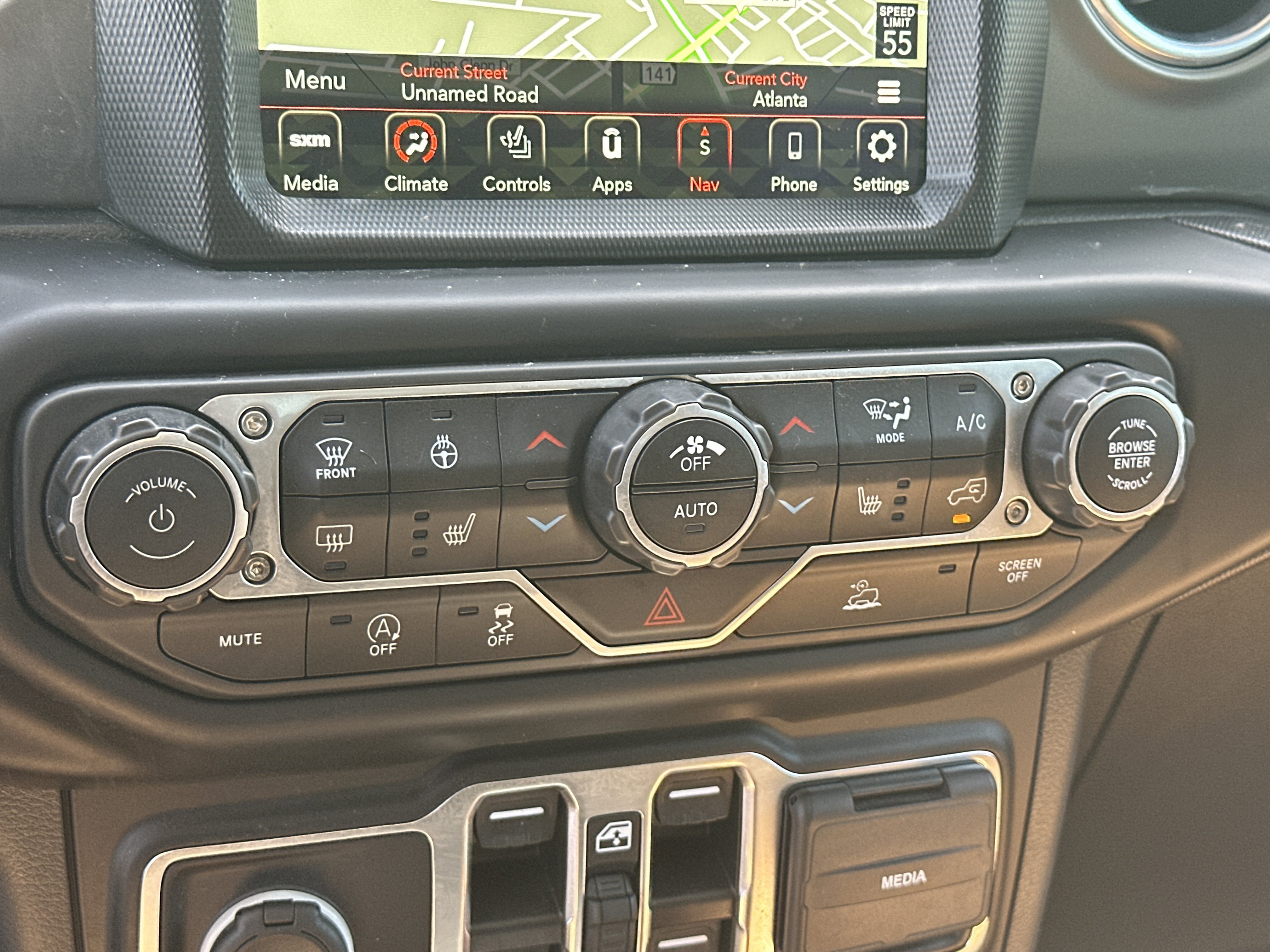 Used 2023 Jeep Wrangler Unlimited Rubicon w/ Cold Weather Group AWD/4WD image 36