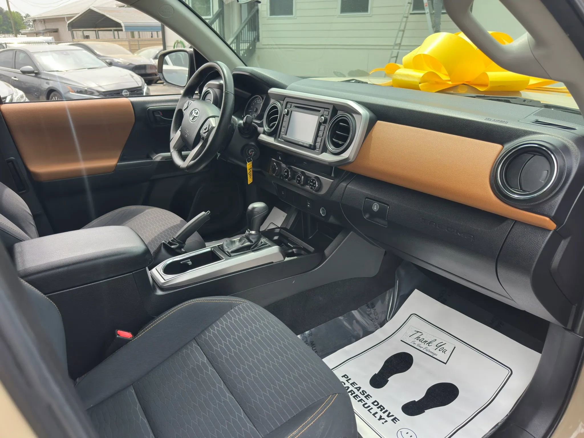 Used 2016 Toyota Tacoma SR5 w/ Exterior Package AWD/4WD image 13