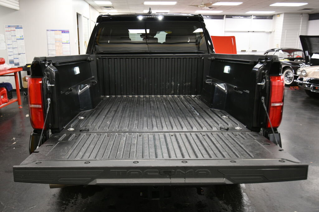 Used 2024 Toyota Tacoma TRD Off-Road image 21