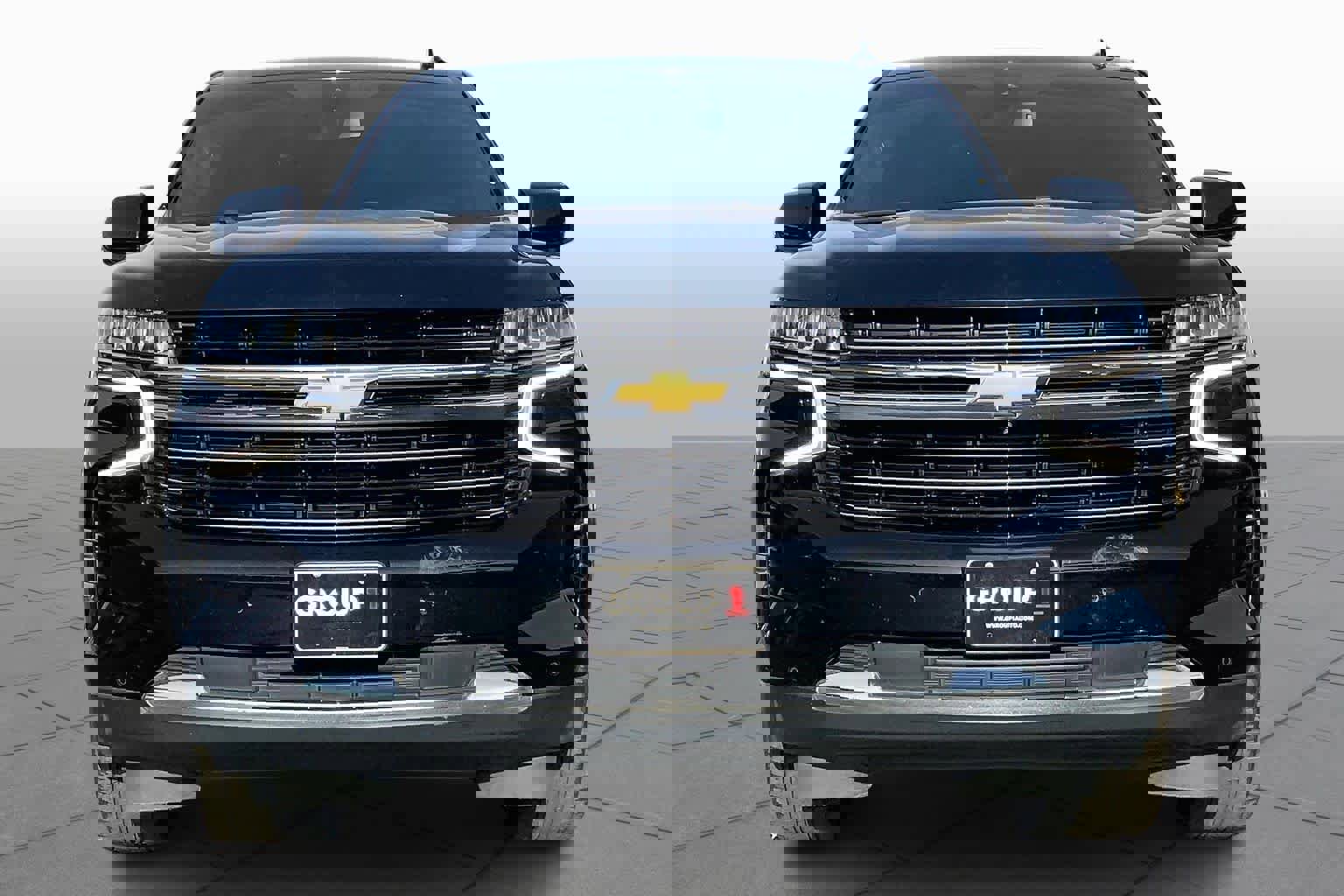 Used 2021 Chevrolet Suburban LT w/ LT Signature Package image 4