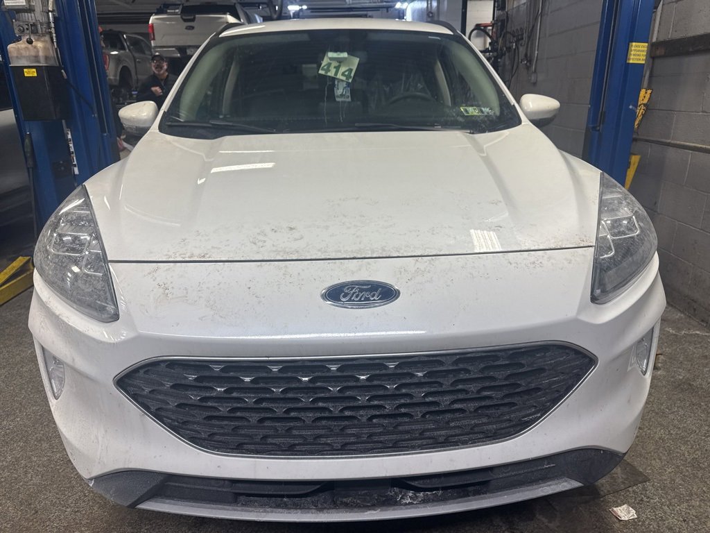 Used 2020 Ford Escape Titanium video 2