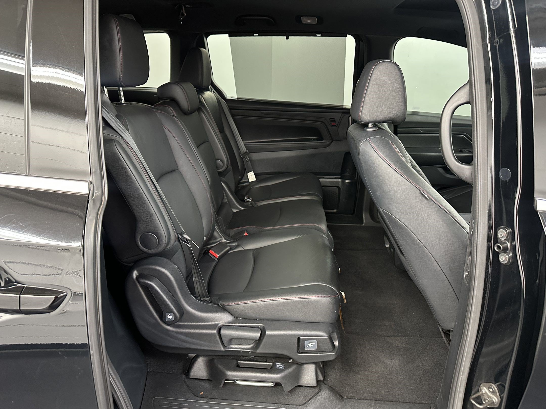 Certified 2024 Honda Odyssey Sport image 30