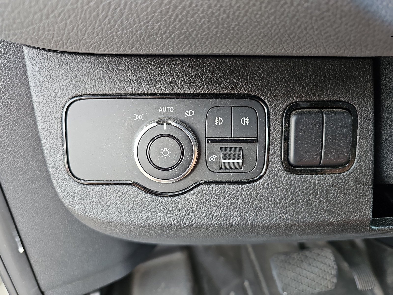 Used 2021 Mercedes-Benz Sprinter 2500 image 28