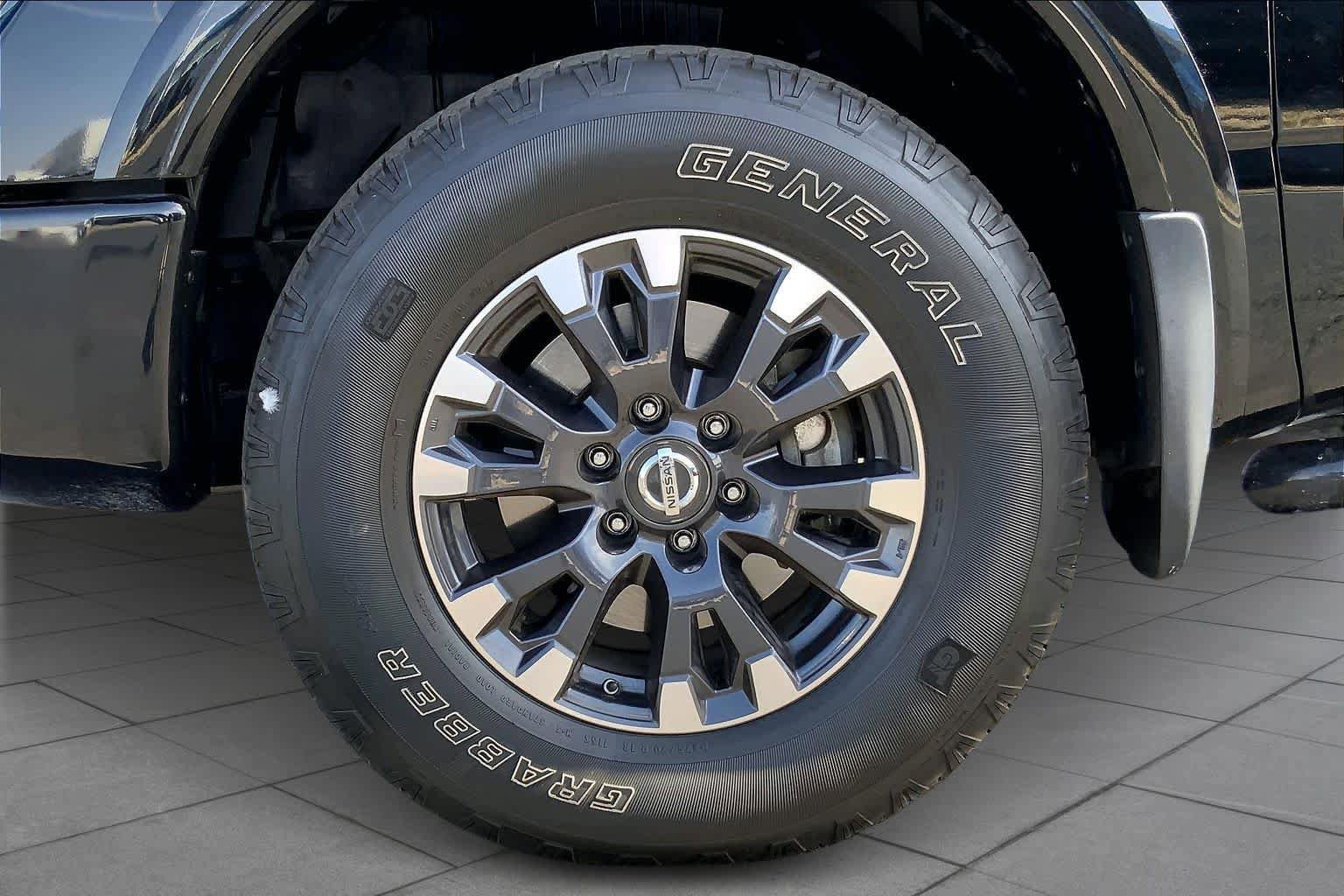 Used 2018 Nissan Titan PRO-4X w/ Pro-4x Utility Package image 11