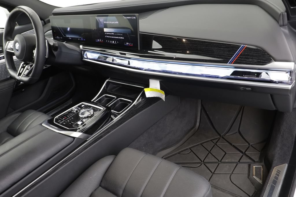 Used 2026 BMW 750e xDrive w/ Autobahn Package AWD/4WD image 23