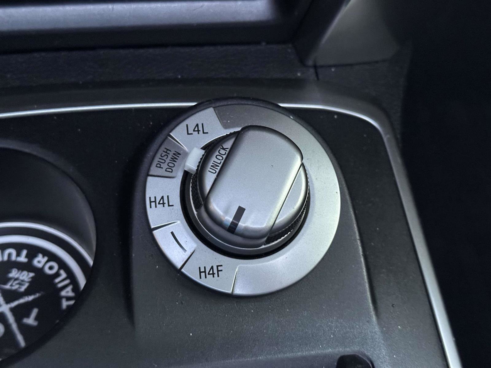 Used 2014 Toyota 4Runner Limited image 27