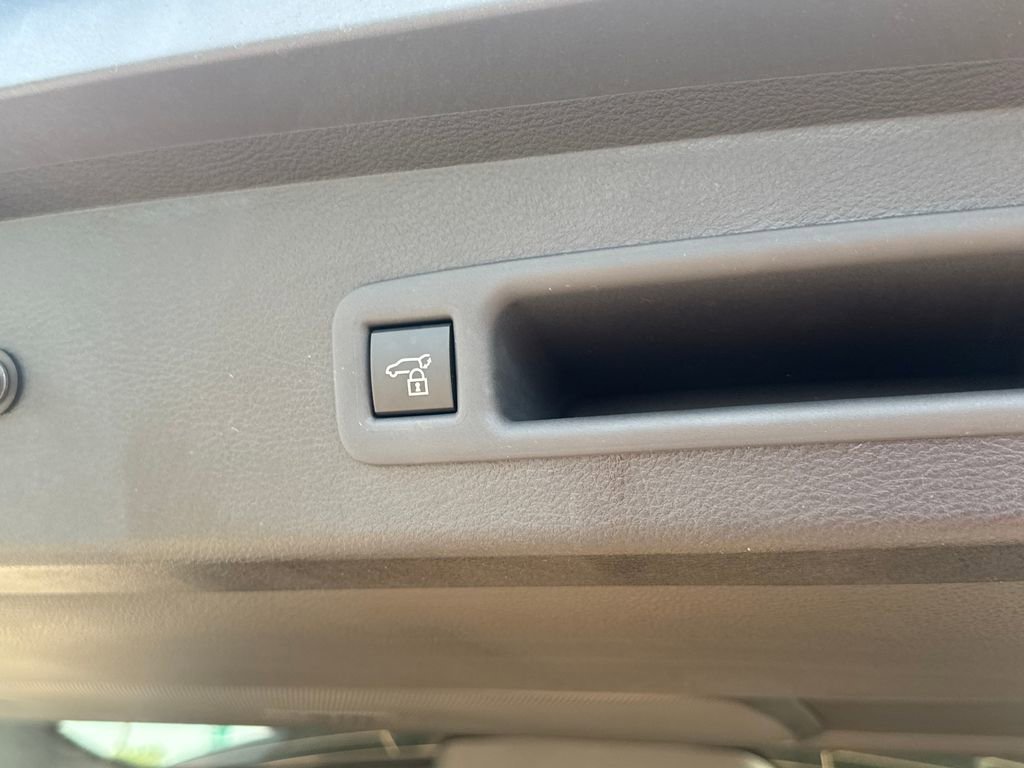 New 2026 Toyota Sienna Platinum AWD/4WD image 8
