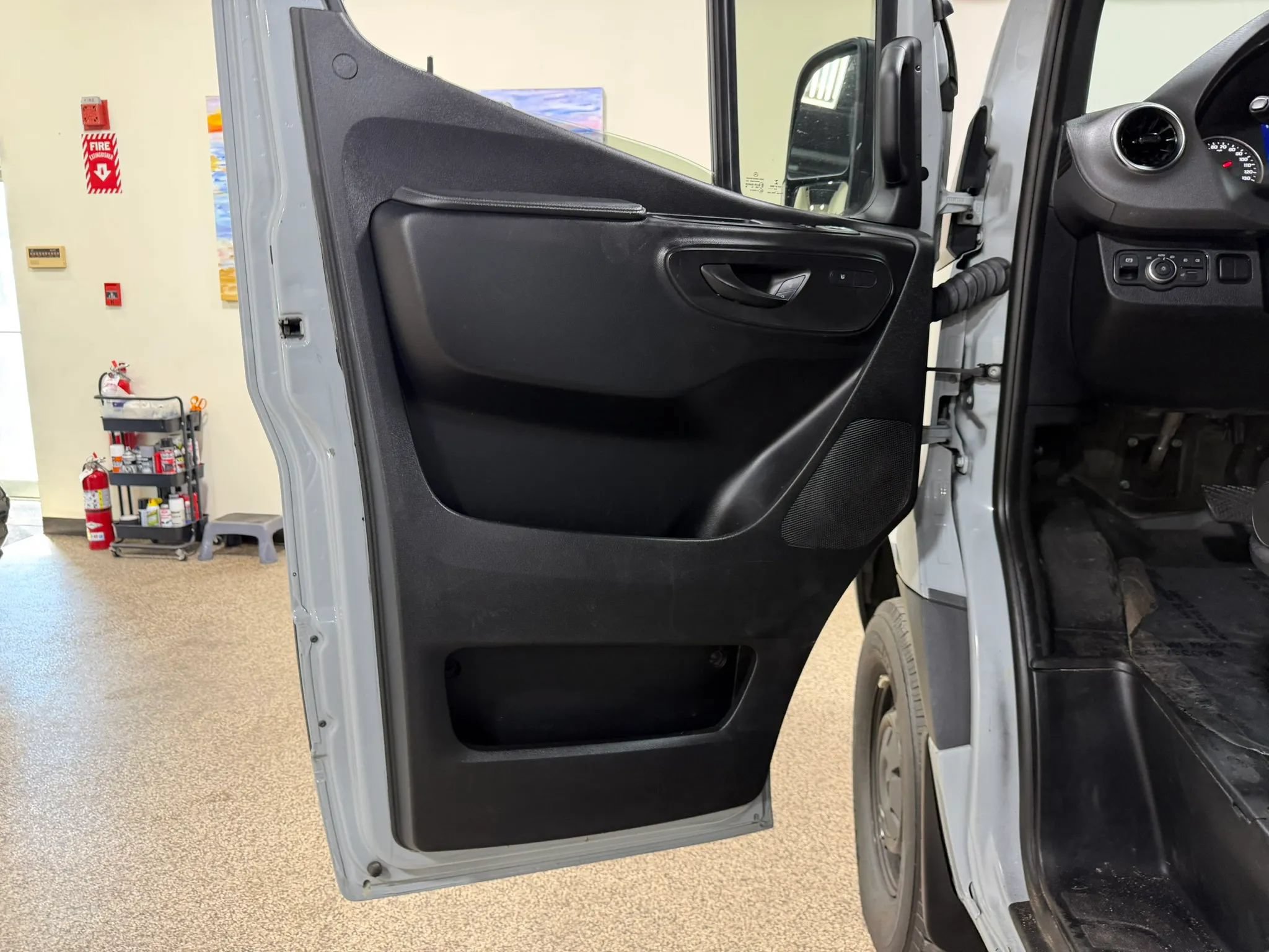 Used 2022 Mercedes-Benz Sprinter 2500 image 34