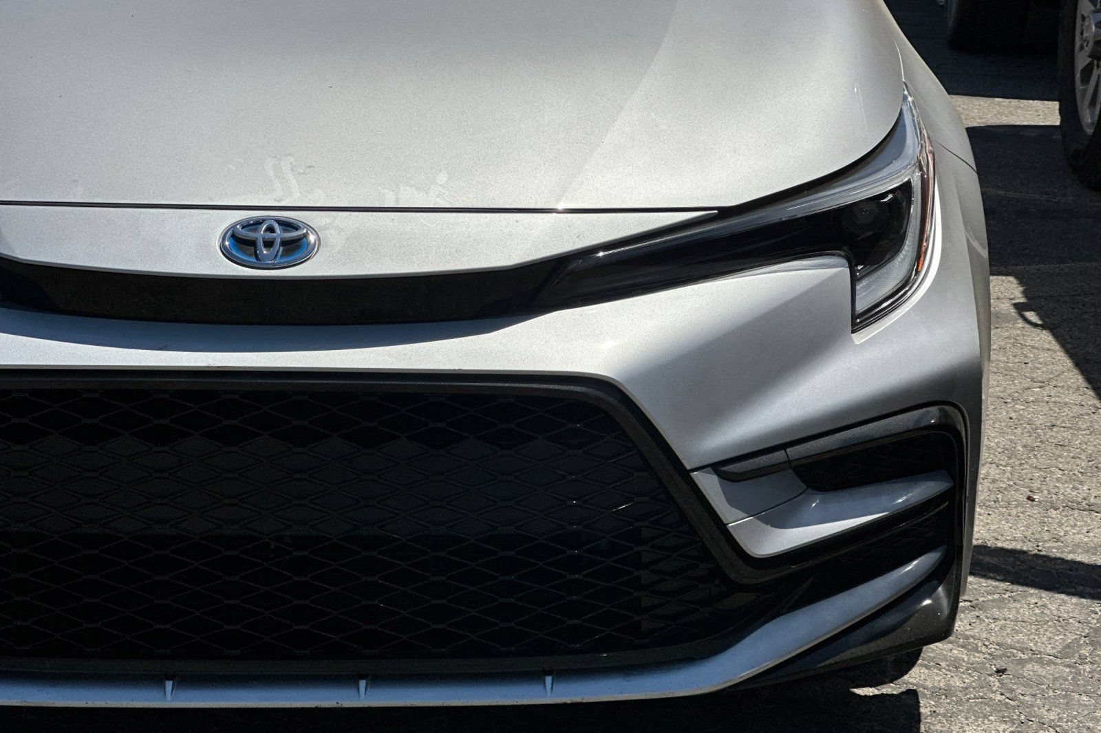 Used 2023 Toyota Corolla SE w/ Carpet Mat Package (TMS) FWD image 10
