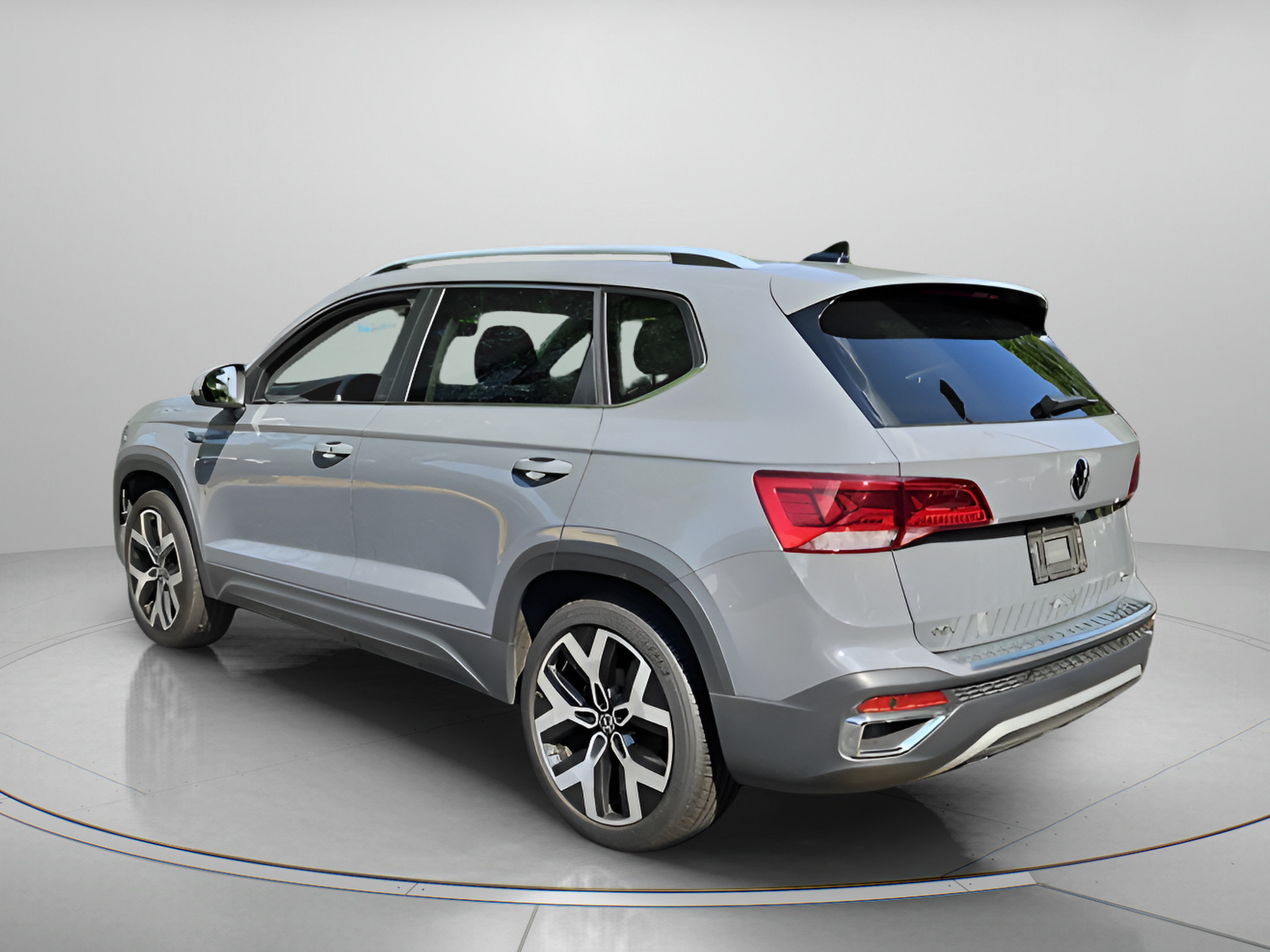 Certified 2022 Volkswagen Taos SEL AWD/4WD image 3