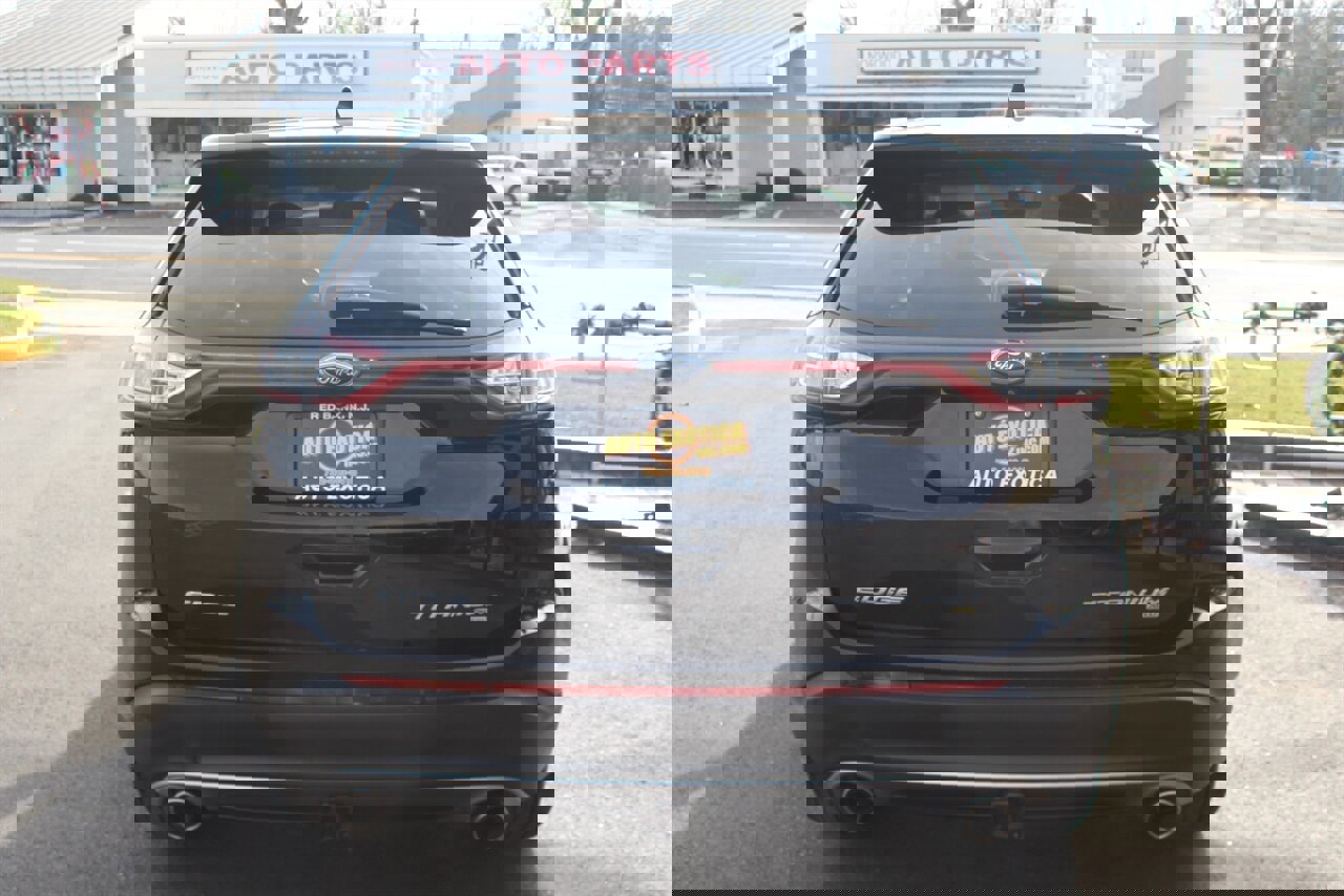 Used 2017 Ford Edge Titanium w/ Equipment Group 301A AWD/4WD image 22