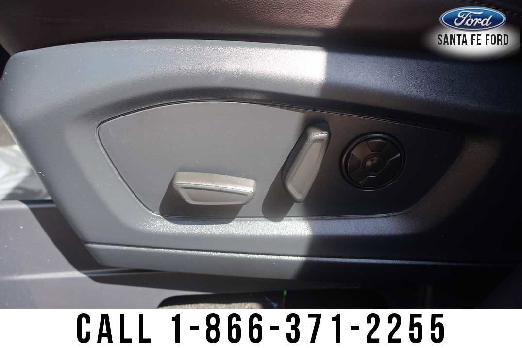 Used 2025 Ford Explorer Platinum image 12