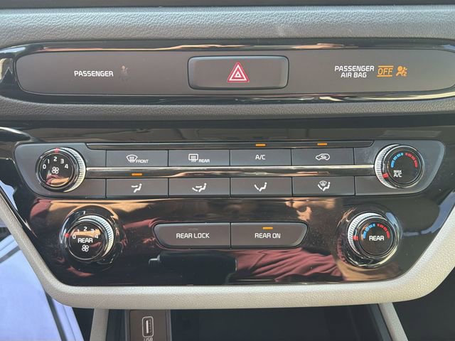 Certified 2019 Kia Sedona EX image 18