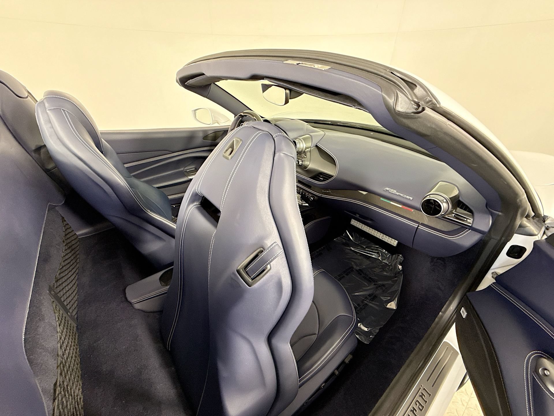 Certified 2022 Ferrari F8 Tributo RWD image 22