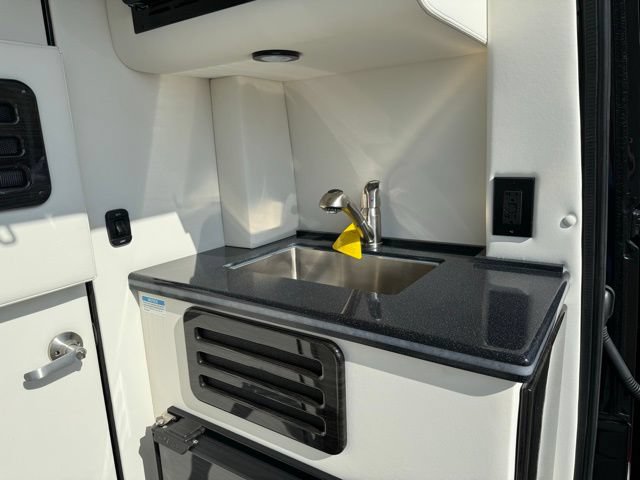Used 2024 Mercedes-Benz Sprinter 3500 image 18