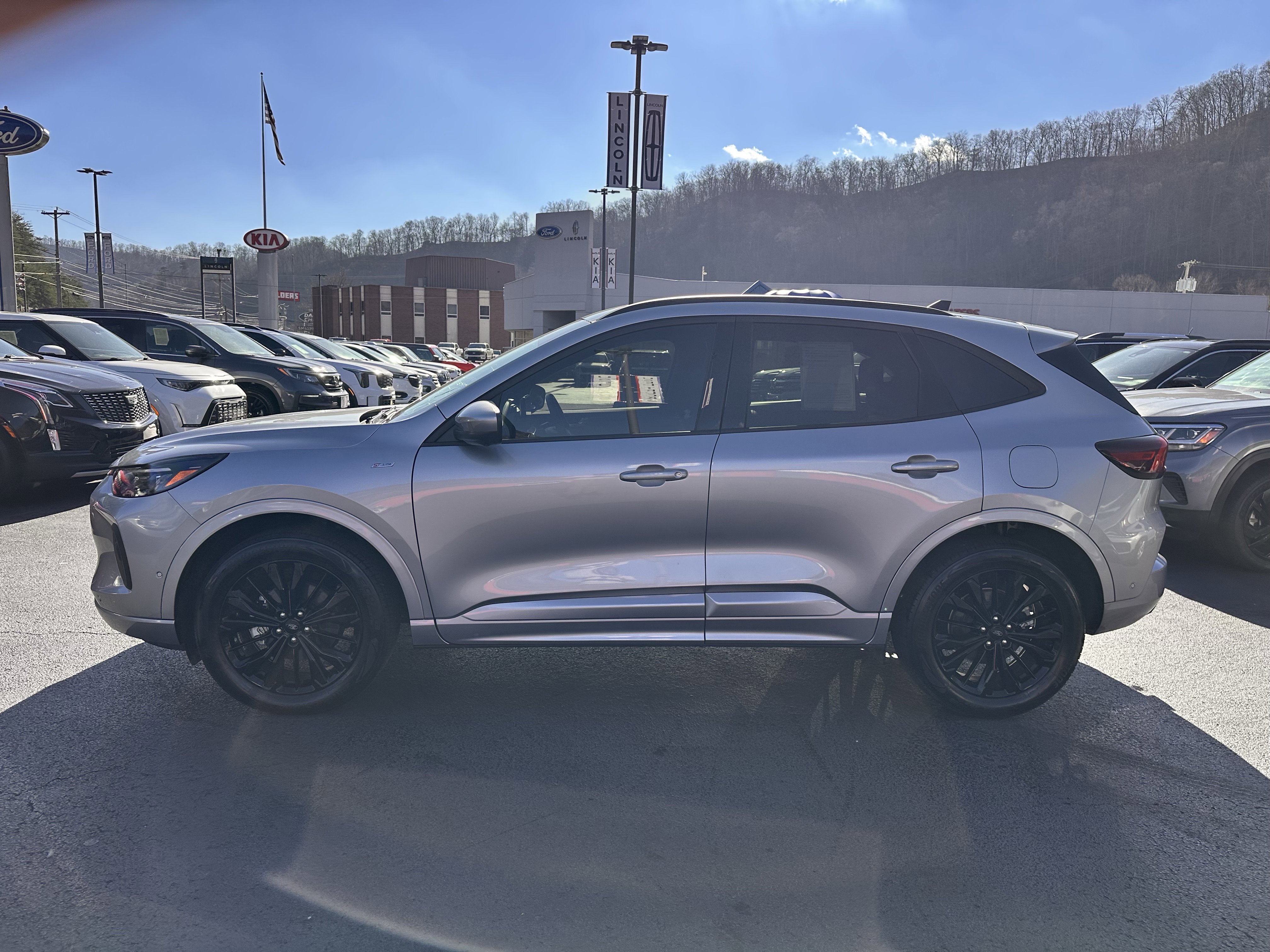 Used 2024 Ford Escape ST-Line Elite w/ Premium Technology Package image 18