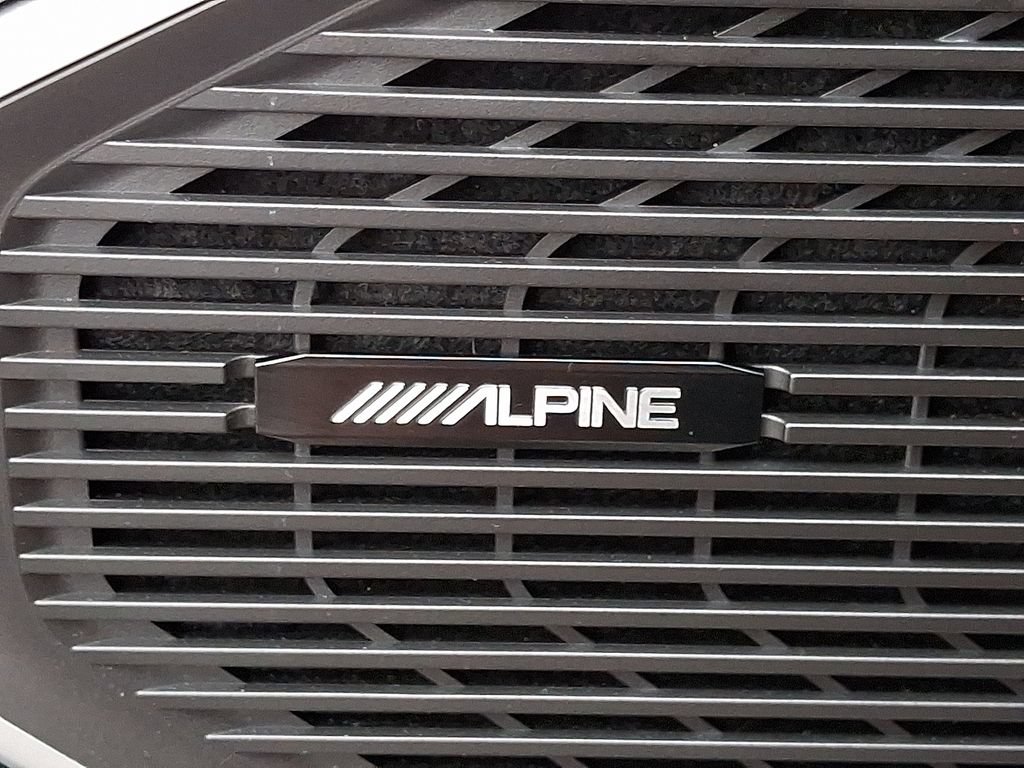 Certified 2023 Jeep Wagoneer L Series II AWD/4WD image 30