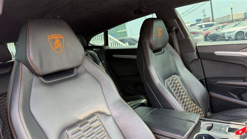 Used 2020 Lamborghini Urus AWD/4WD image 48
