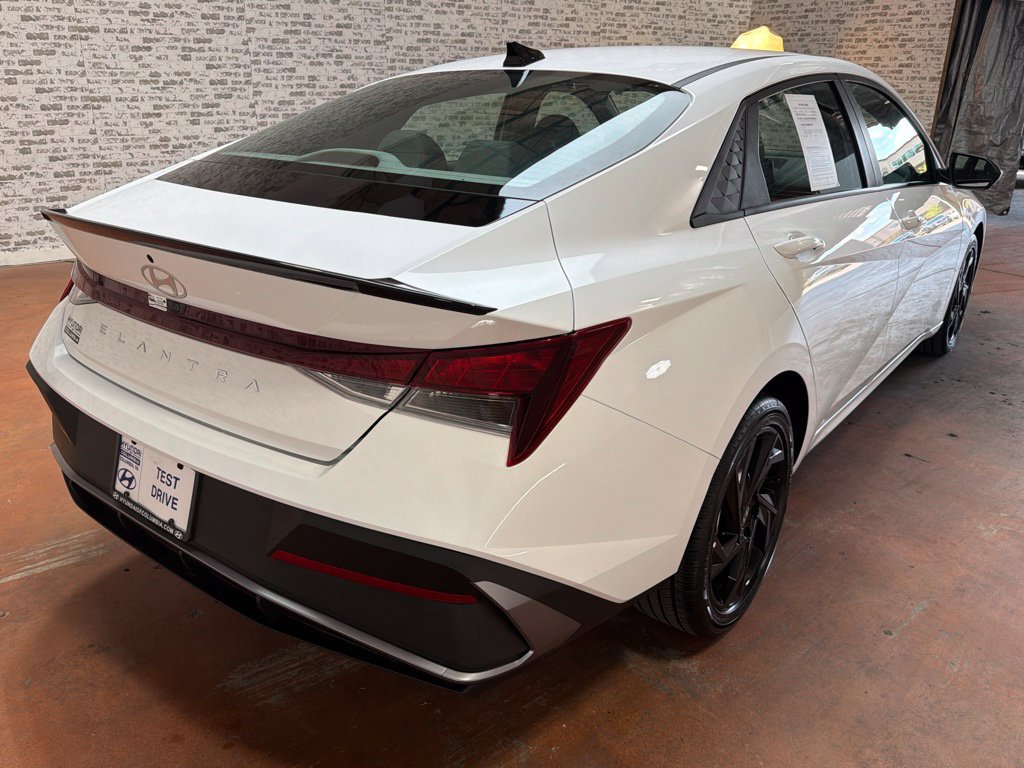 Certified 2026 Hyundai Elantra Sport FWD image 7