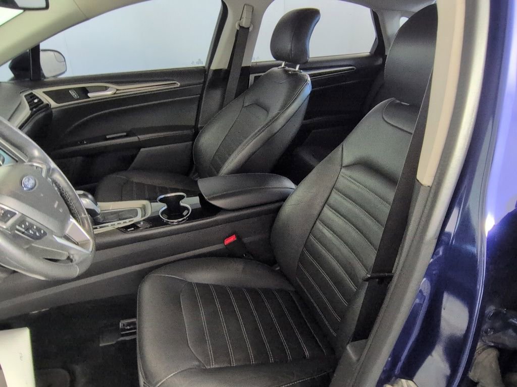 Used 2015 Ford Fusion SE w/ Equipment Group 202A FWD image 13