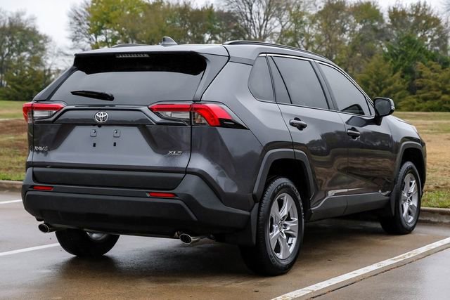 Used 2025 Toyota RAV4 XLE image 12