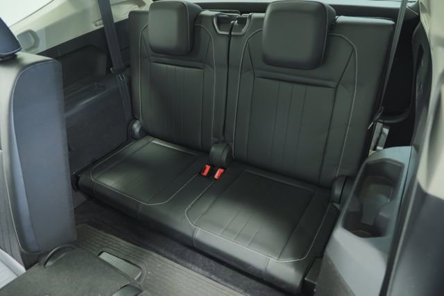 Certified 2022 Volkswagen Tiguan SE w/ Panoramic Sunroof Package image 37