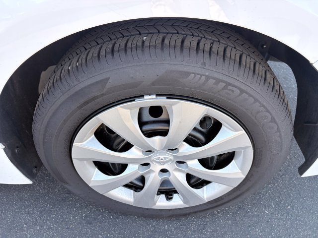 Used 2026 Toyota Corolla LE FWD image 22
