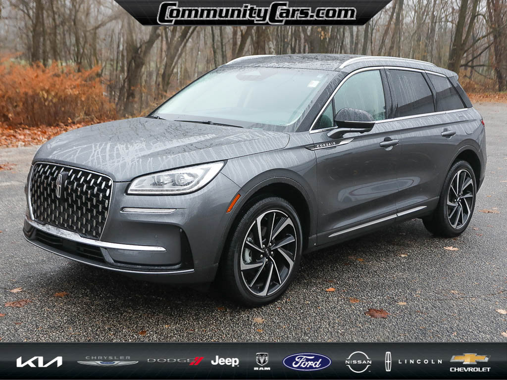 Certified 2023 Lincoln Corsair Reserve w/ Equipment Group 201A image 2