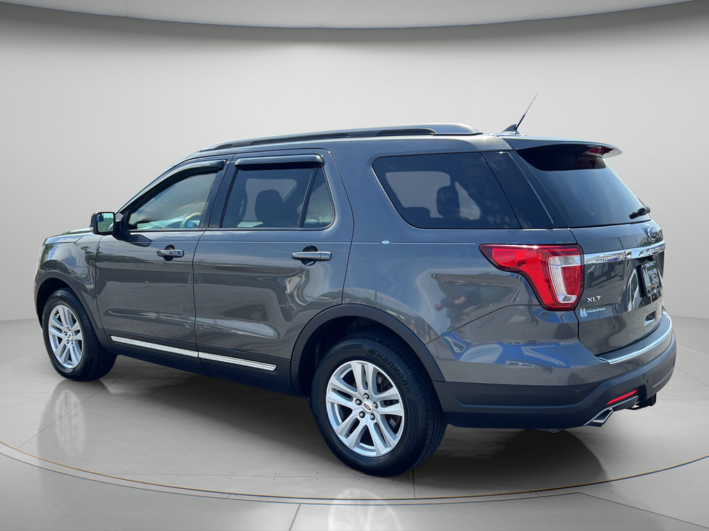 Used 2018 Ford Explorer XLT w/ Equipment Group 201A AWD/4WD image 5